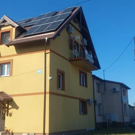 Δωμάτια σε οικογενειακή κατοικία Klimatyzowane Goscinne I Tomek