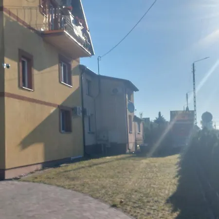 Δωμάτια σε οικογενειακή κατοικία Klimatyzowane Goscinne I Tomek