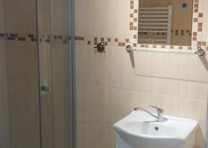 Δωμάτια σε οικογενειακή κατοικία Klimatyzowane Goscinne I Tomek *