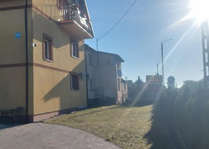 Δωμάτια σε οικογενειακή κατοικία Klimatyzowane Goscinne I Tomek